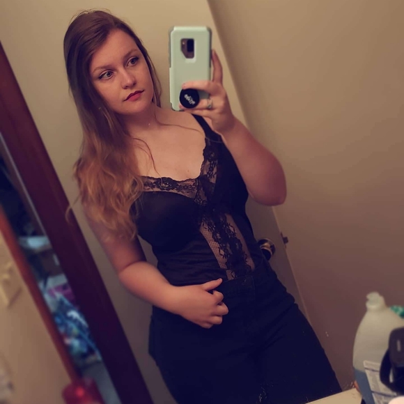 Meet your Posher, Coral - Picture 5 of 7